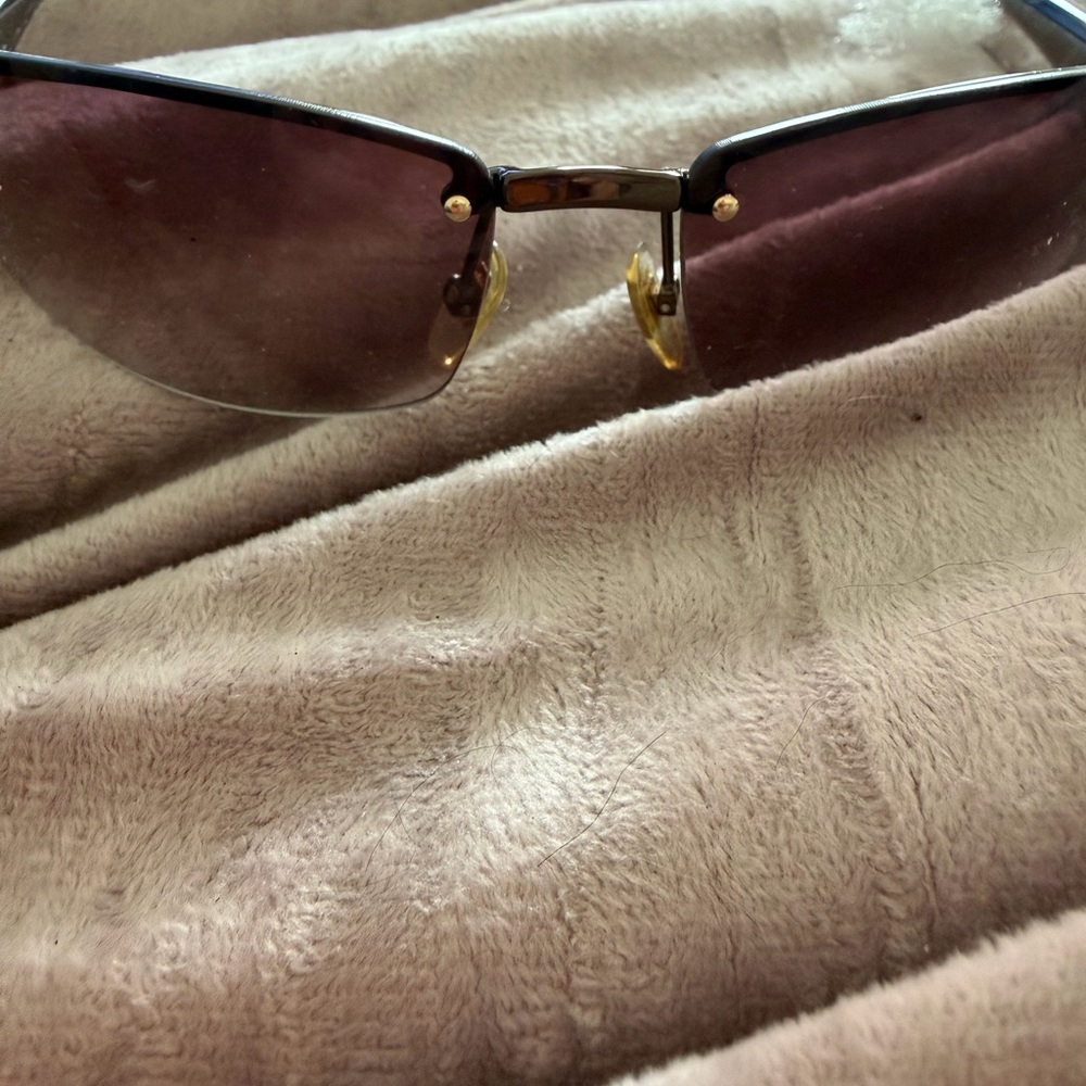 Gucci Black and Gold Sunglasses